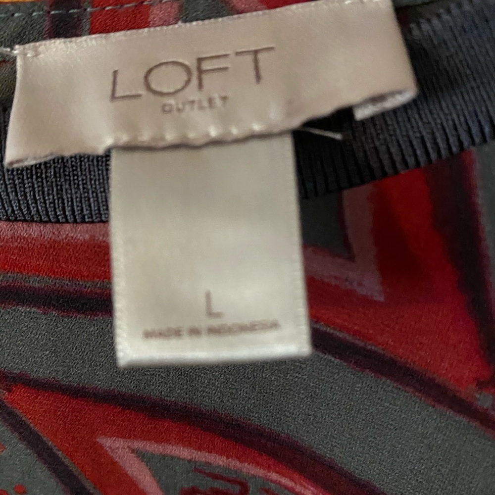 LOFT Round Neck Shell - Picture 2 of 3